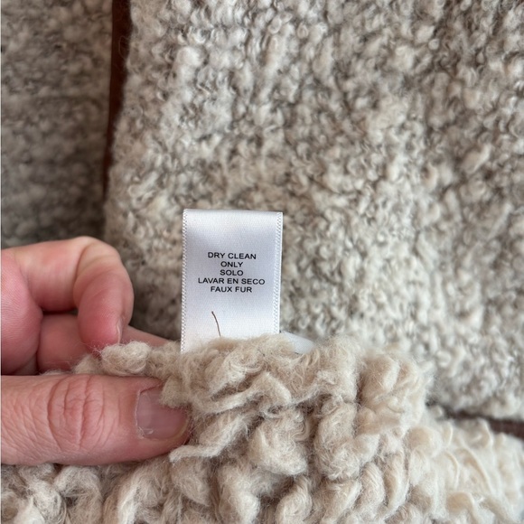 Love Tree Women's Acrylic Wool Faux Leather Trim Cream Sherpa Boho Vest Small - Picture 6 of 10